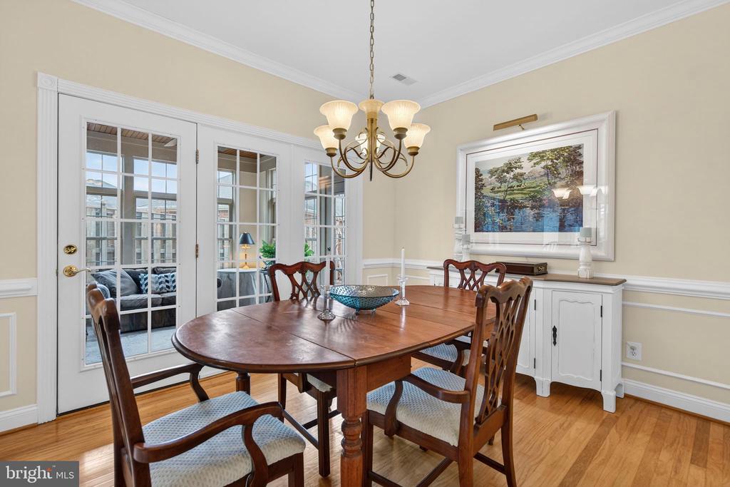 238 CARRIAGE CHASE CIRCLE