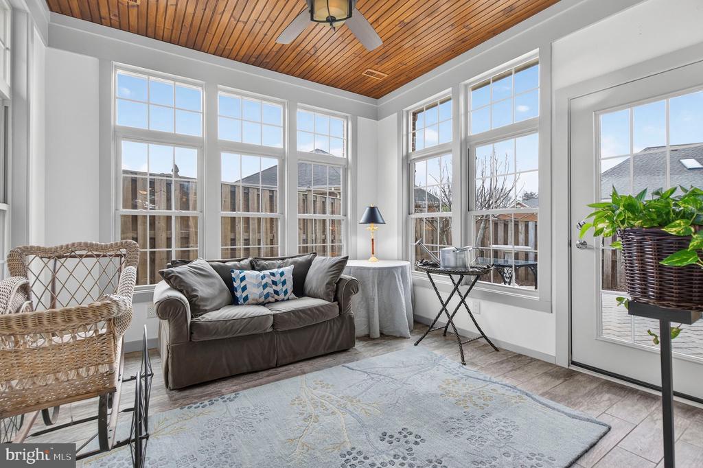 238 CARRIAGE CHASE CIRCLE