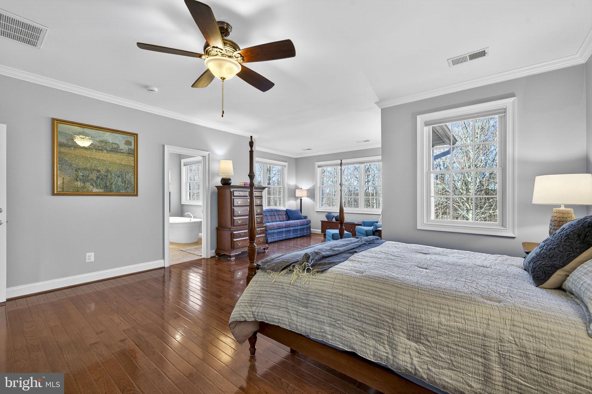 8485 ROGUES ROAD