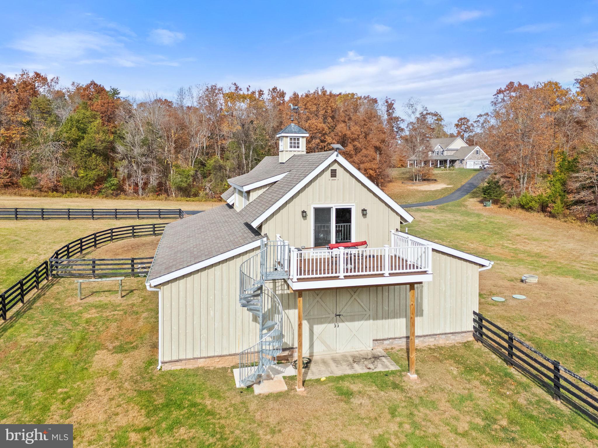 8485 ROGUES ROAD