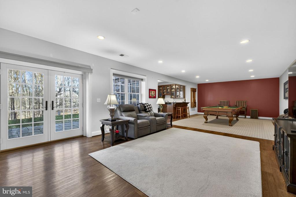 8485 ROGUES ROAD