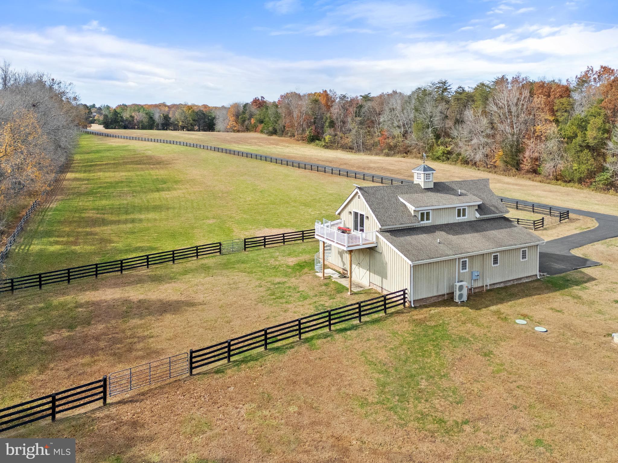 8485 ROGUES ROAD