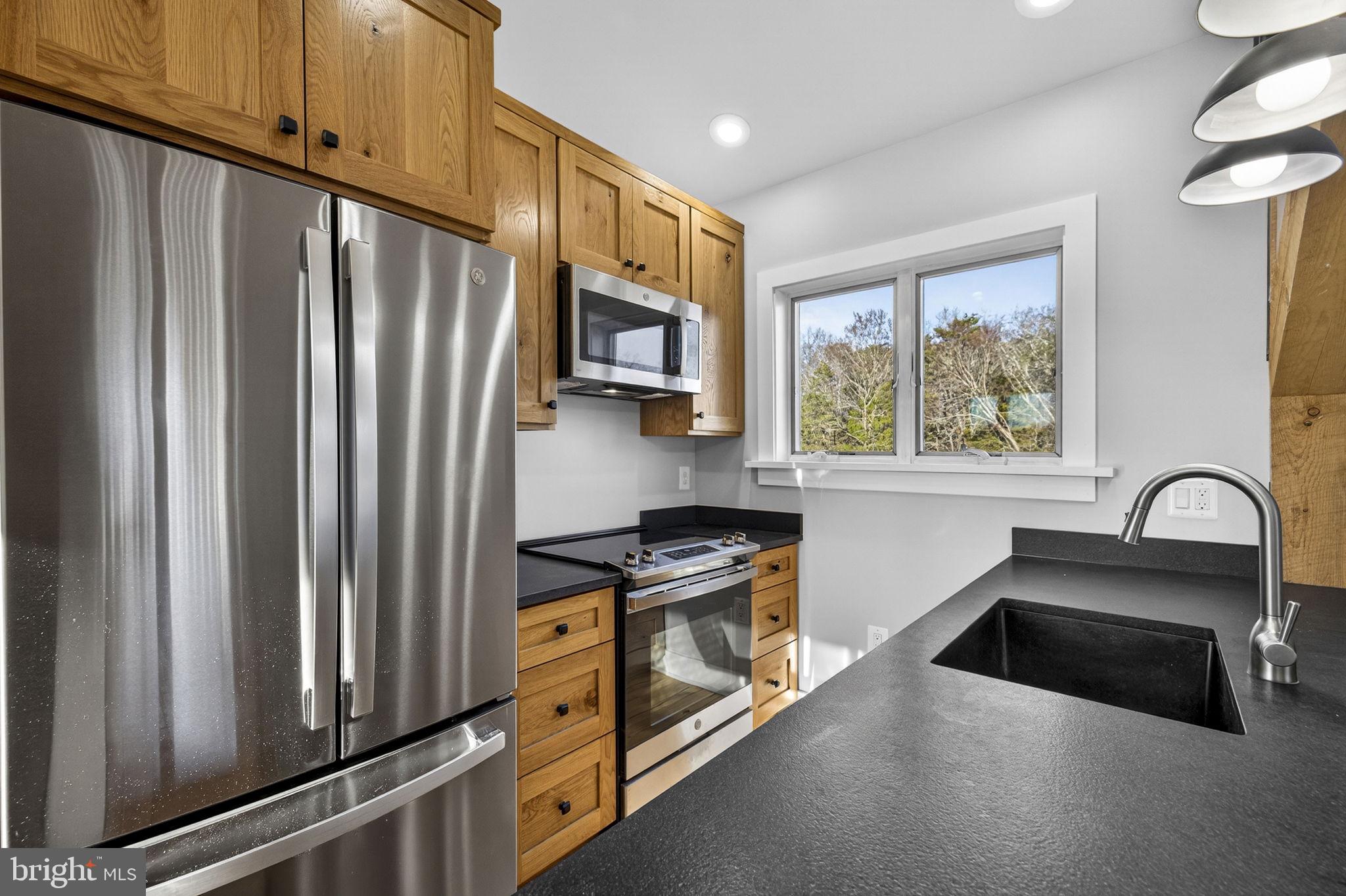 8485 ROGUES ROAD