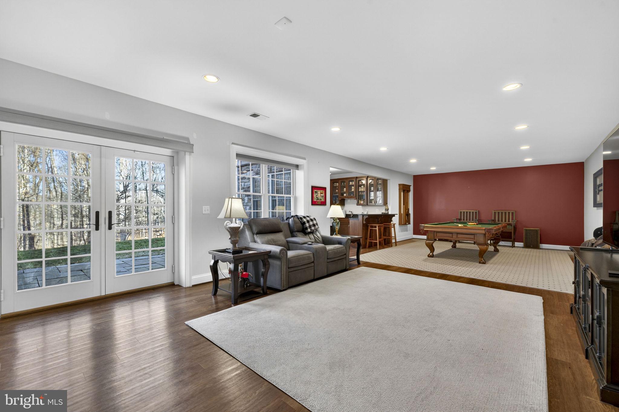 8485 ROGUES ROAD