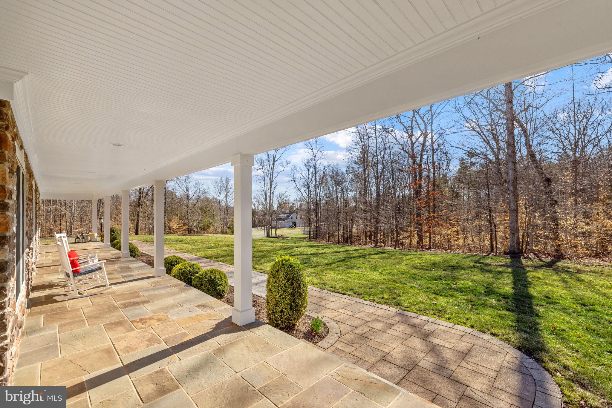 8485 ROGUES ROAD