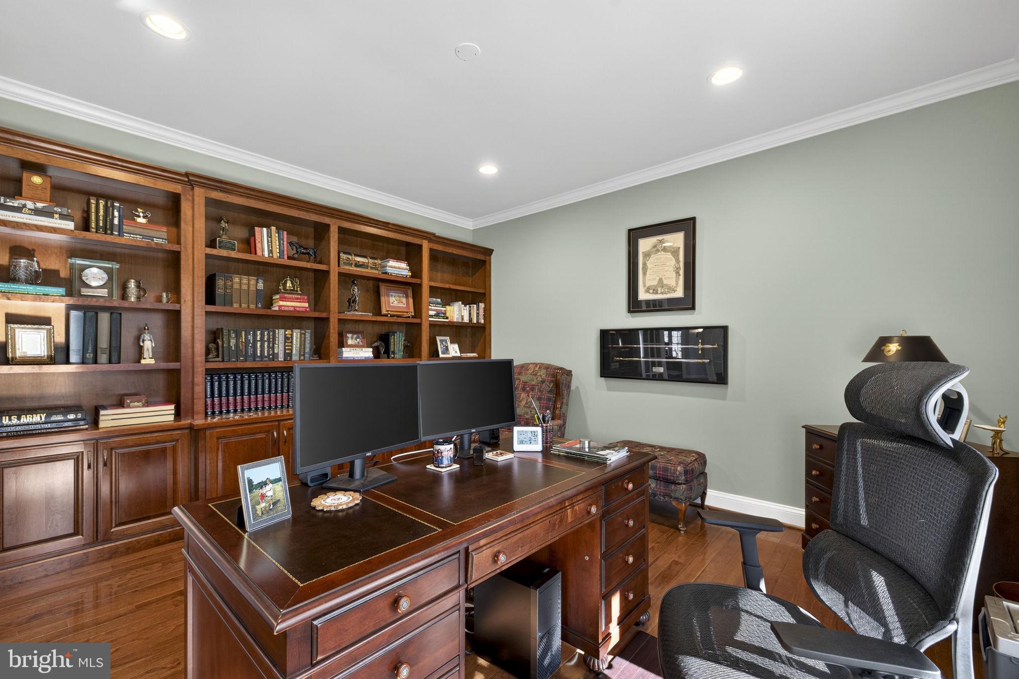 8485 ROGUES ROAD