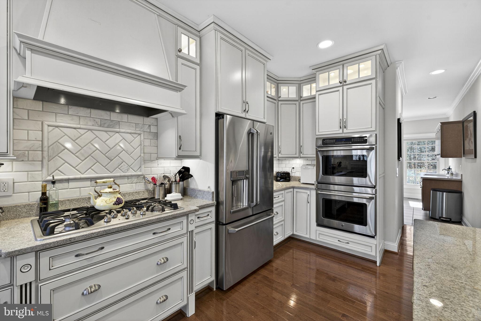 8485 ROGUES ROAD