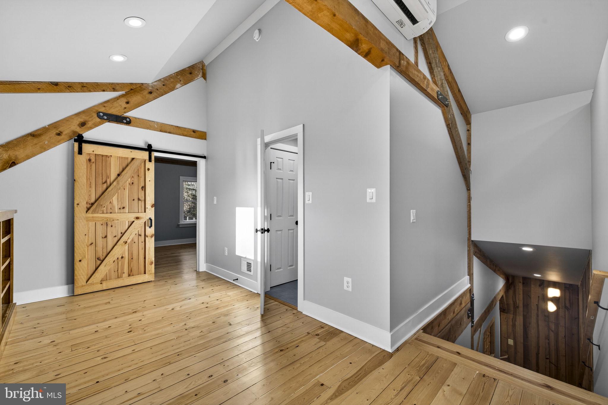 8485 ROGUES ROAD