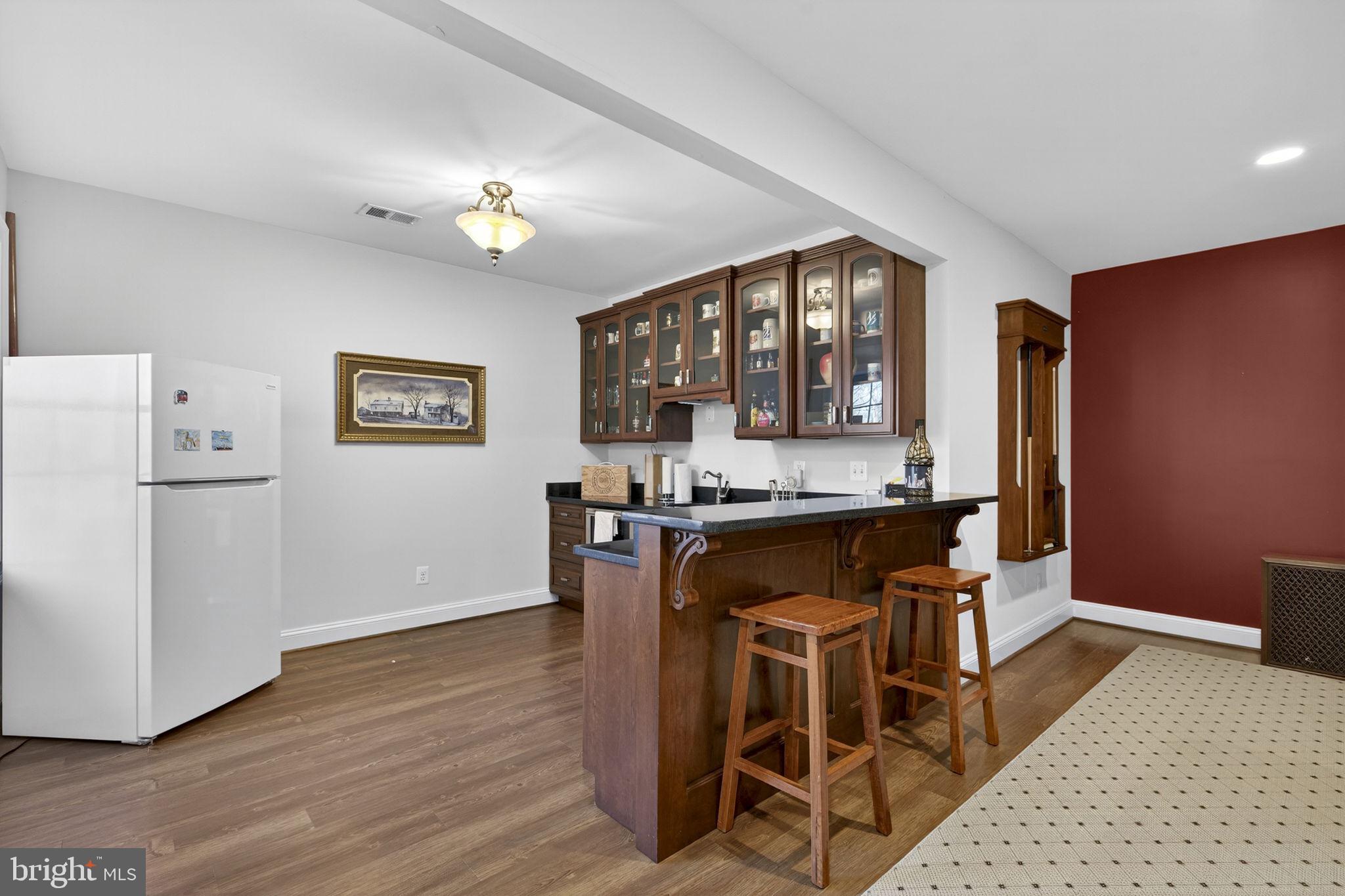 8485 ROGUES ROAD
