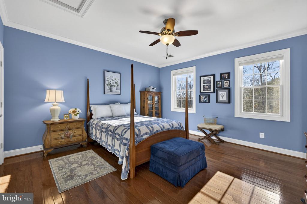 8485 ROGUES ROAD