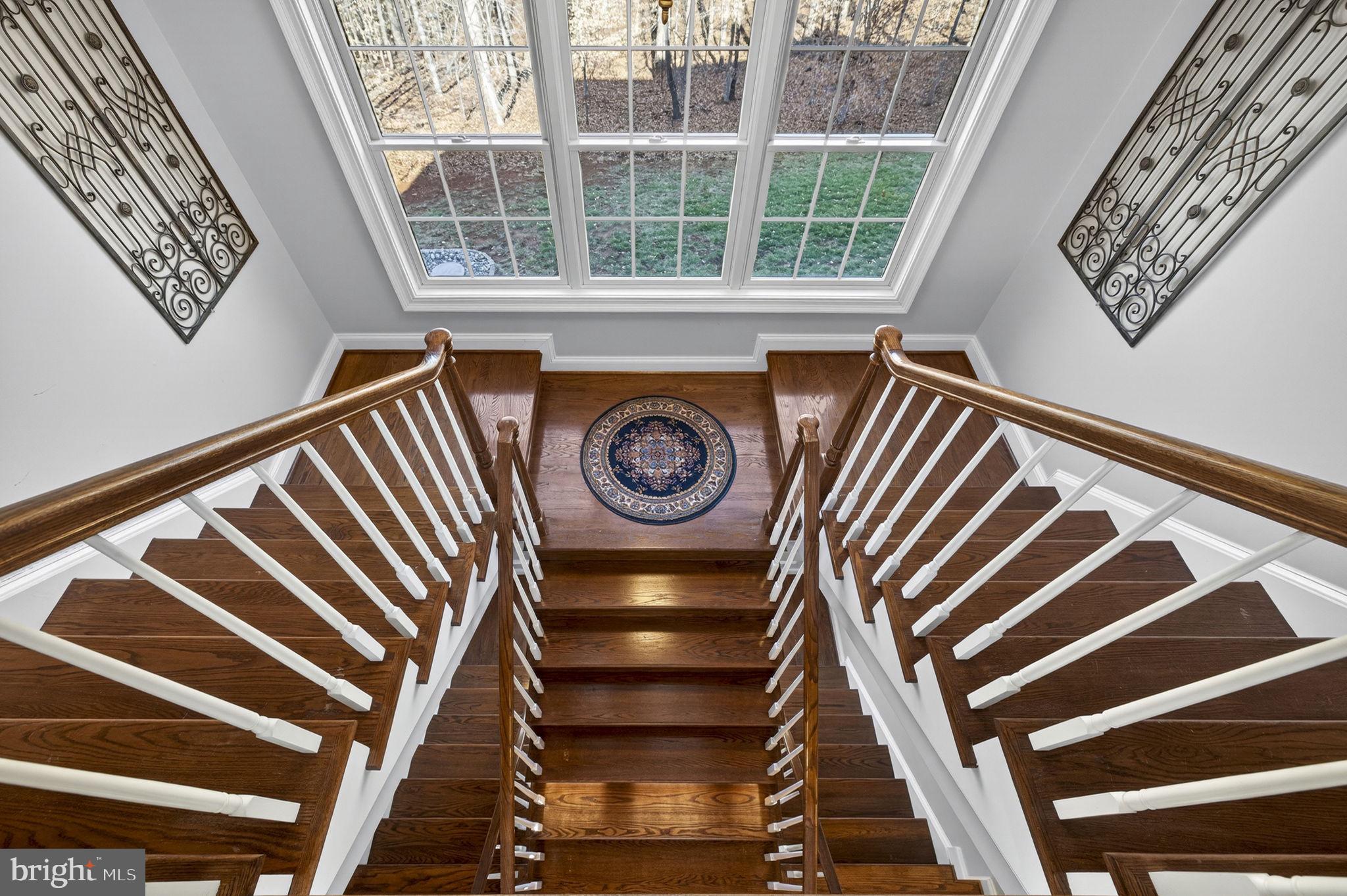 8485 ROGUES ROAD