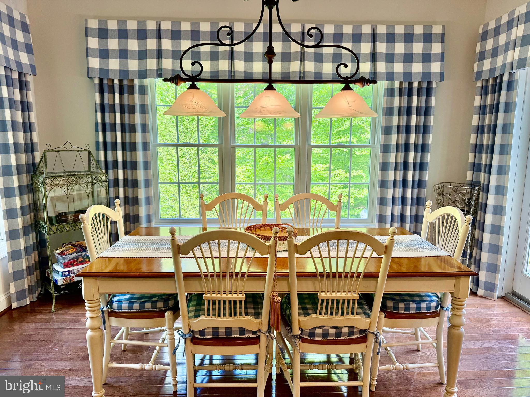 8485 ROGUES ROAD