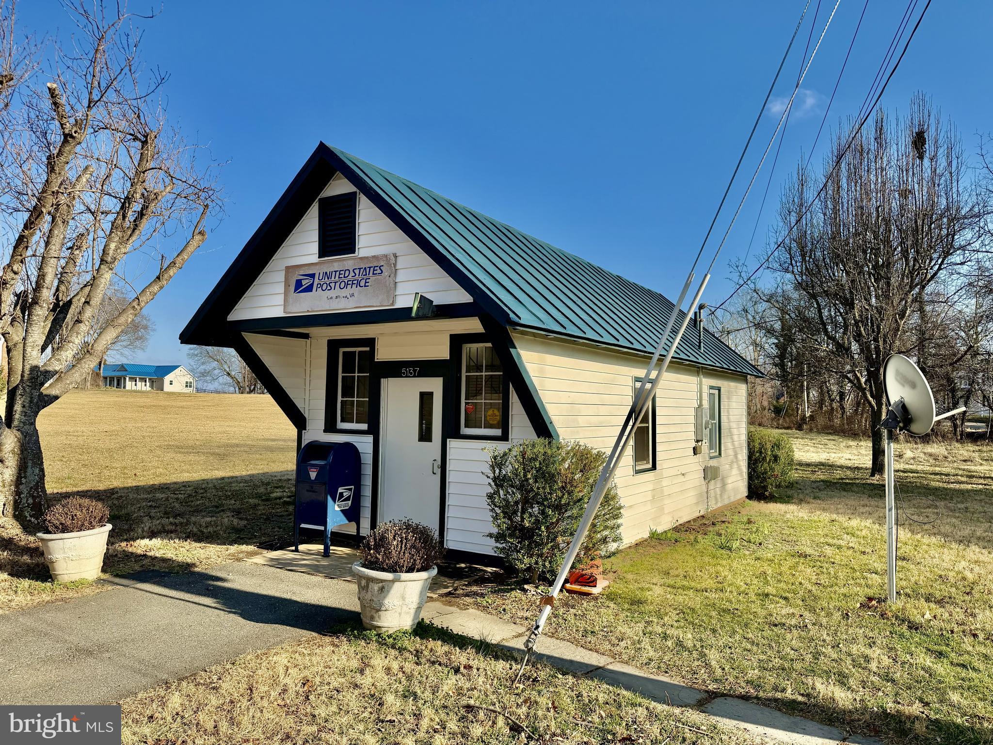 8485 ROGUES ROAD
