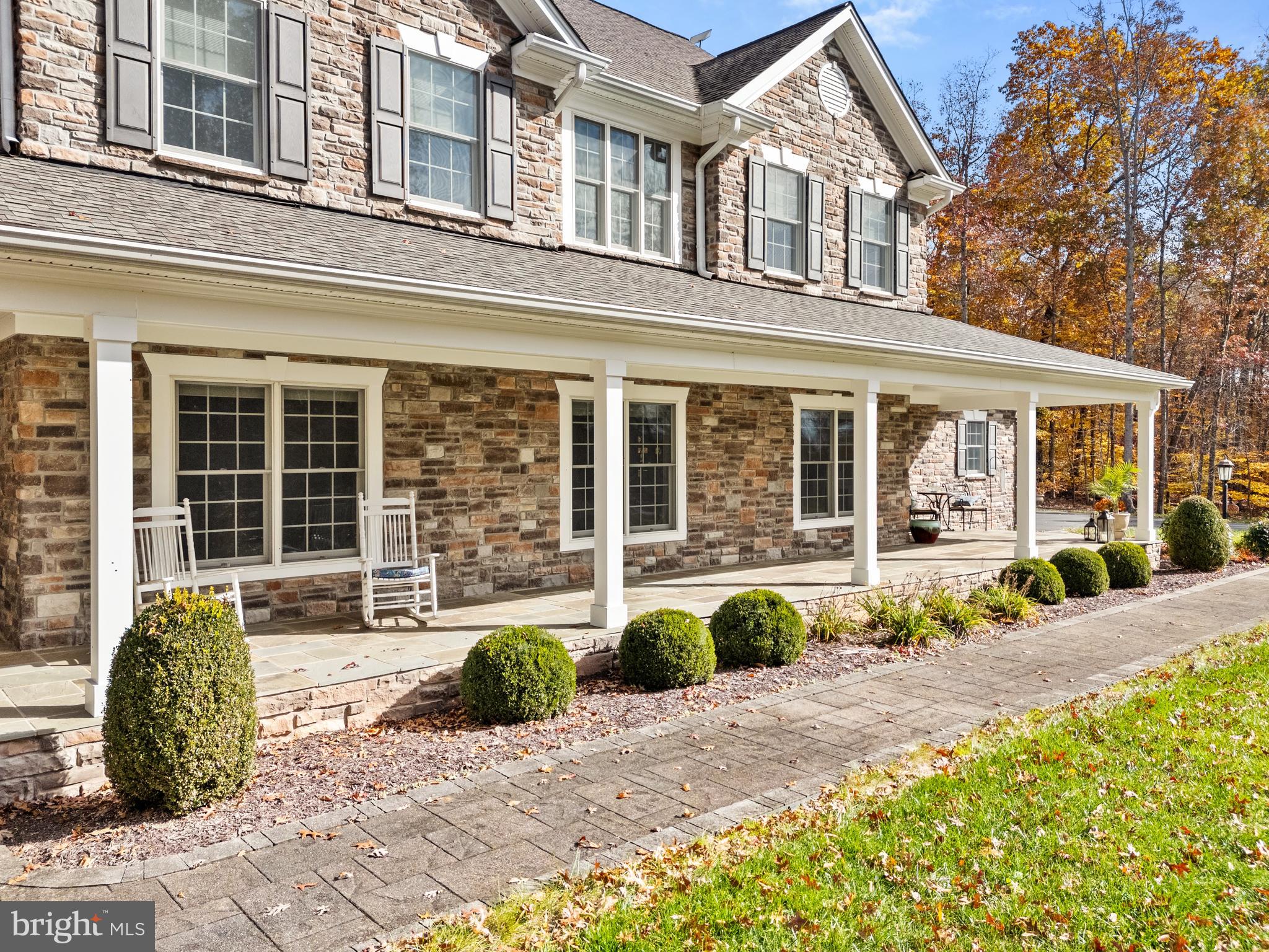 8485 ROGUES ROAD