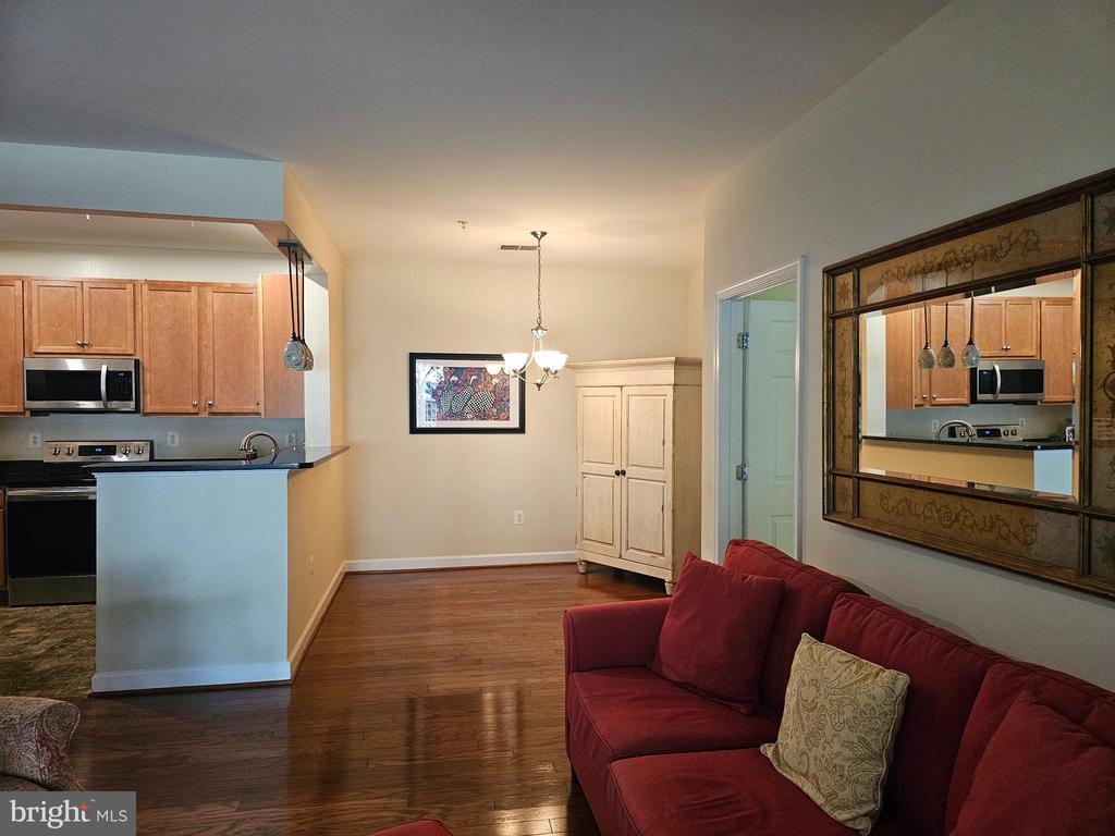 6161 WILLOW PLACE Unit: 106