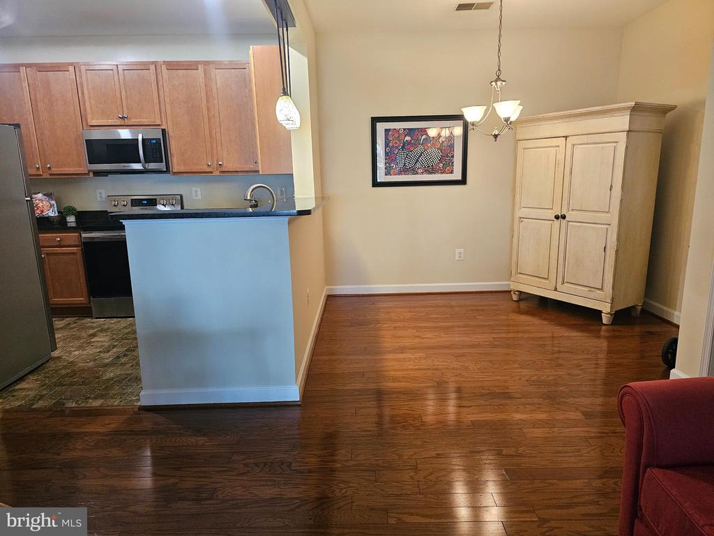 6161 WILLOW PLACE Unit: 106