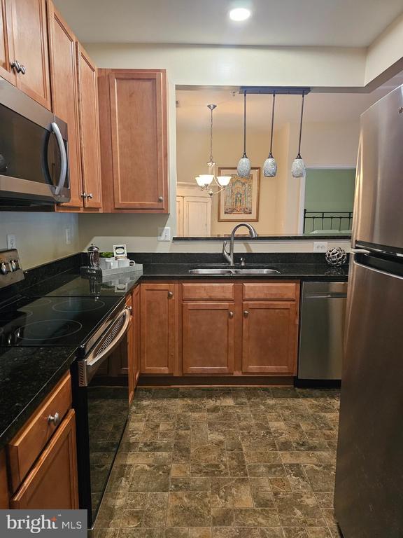 6161 WILLOW PLACE Unit: 106