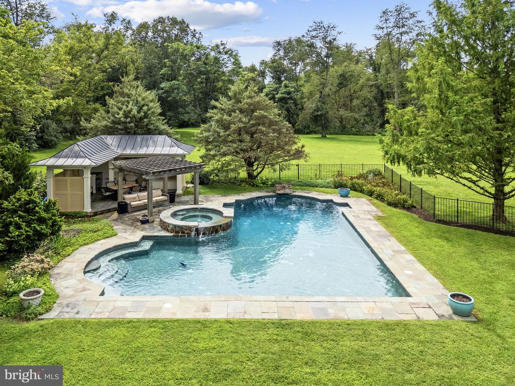 35387 CREEK RIDGE LANE