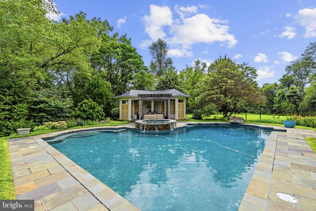 35387 CREEK RIDGE LANE
