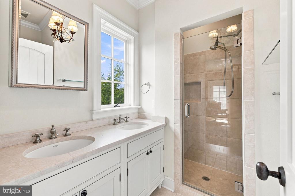 35387 CREEK RIDGE LANE