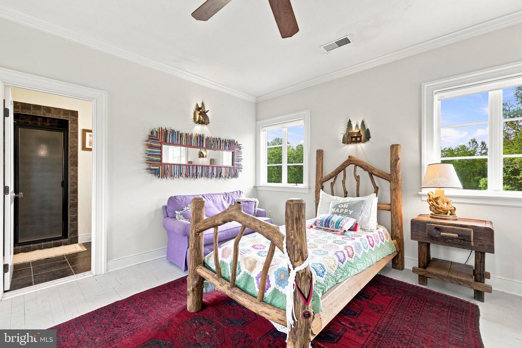 35387 CREEK RIDGE LANE