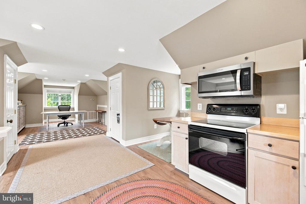35387 CREEK RIDGE LANE