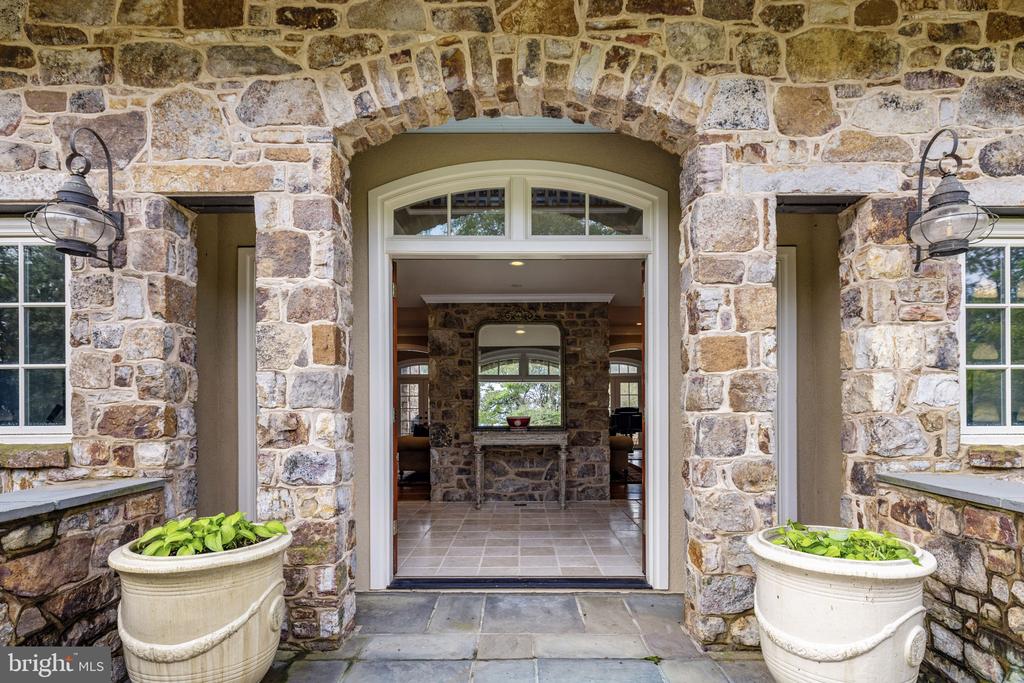 35387 CREEK RIDGE LANE