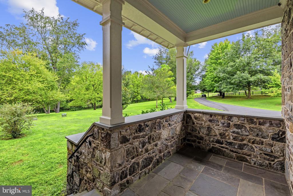 35387 CREEK RIDGE LANE