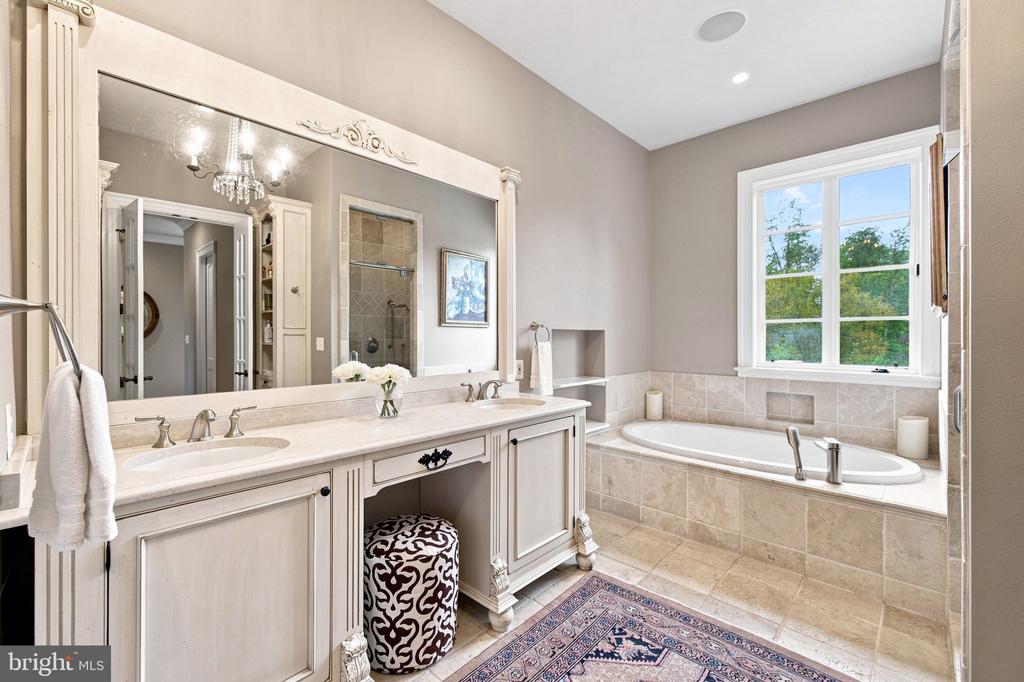 35387 CREEK RIDGE LANE