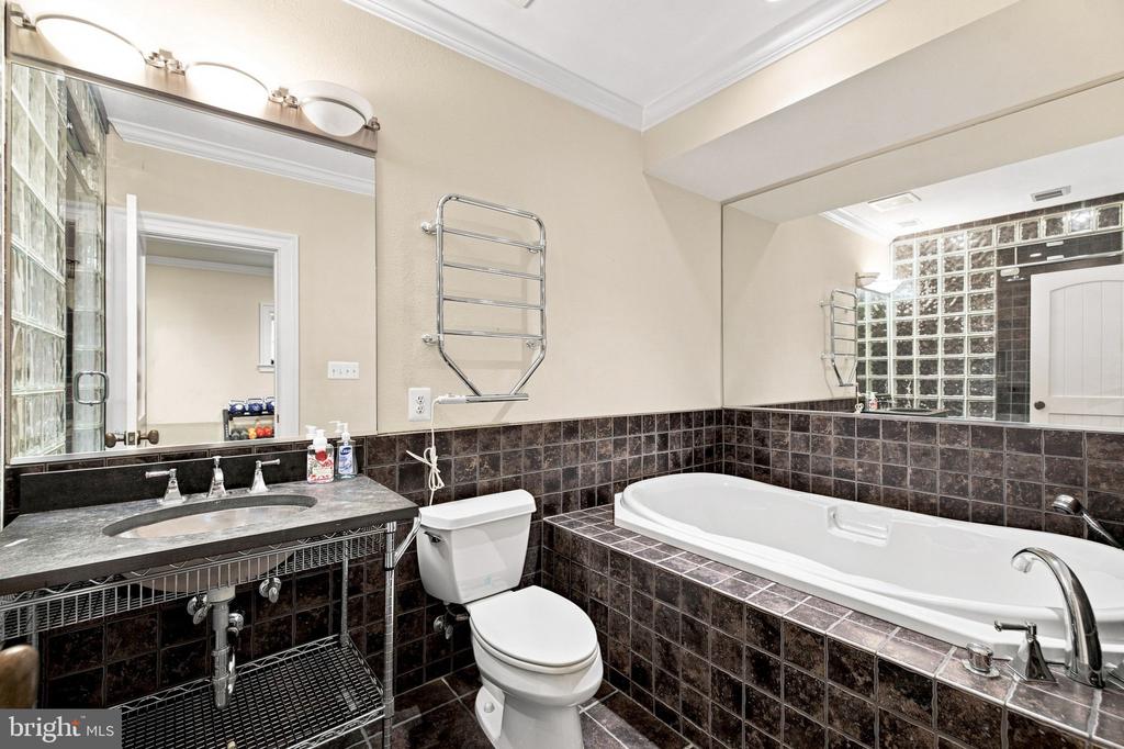 35387 CREEK RIDGE LANE