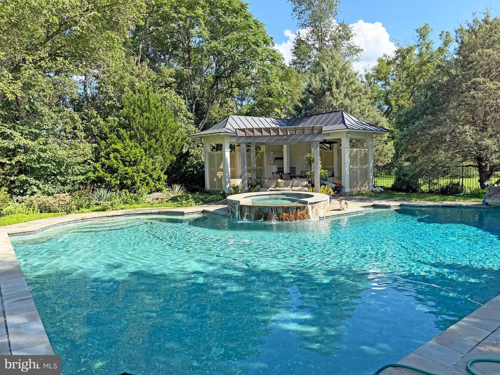 35387 CREEK RIDGE LANE