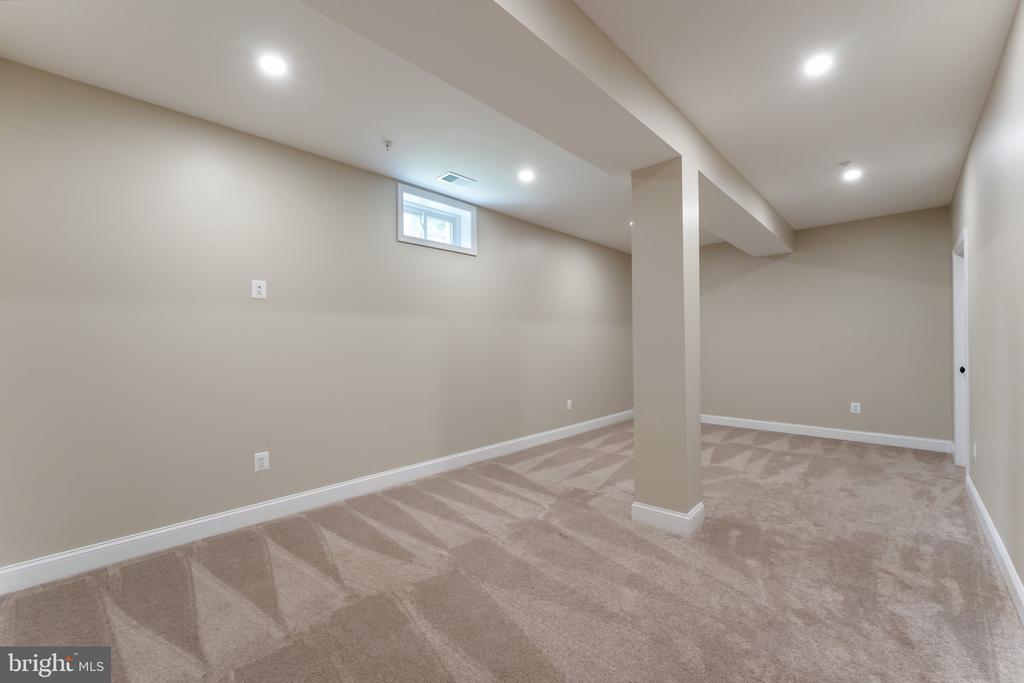 14428 EAGLE ISLAND COURT