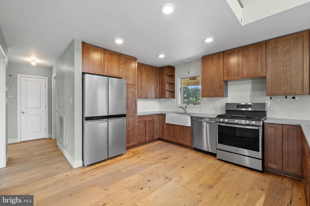 395 SEVEN PONDS ROAD