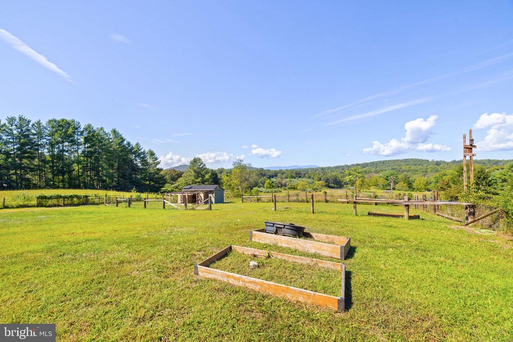 395 SEVEN PONDS ROAD