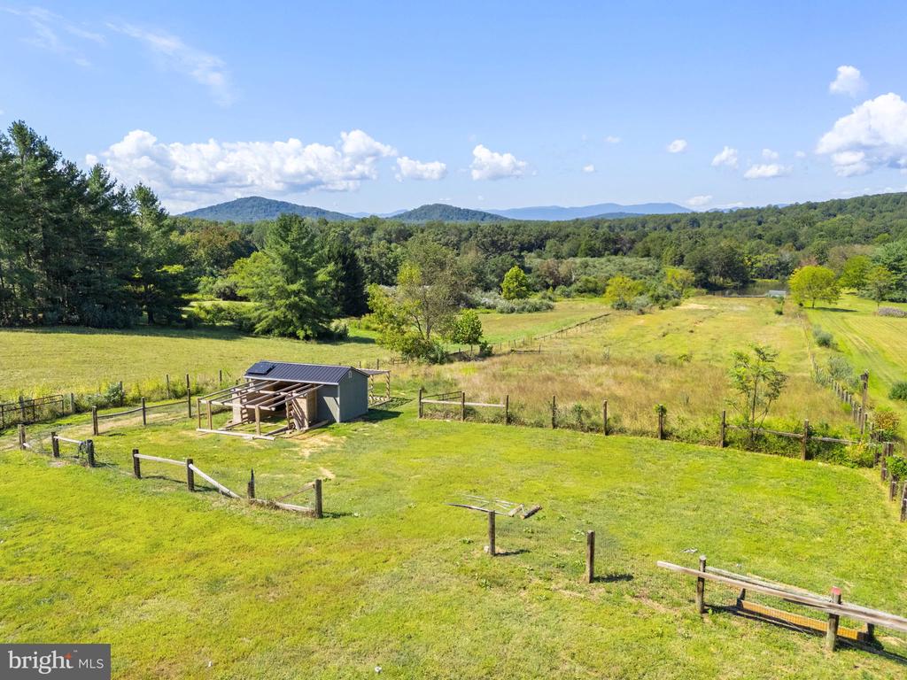 395 SEVEN PONDS ROAD