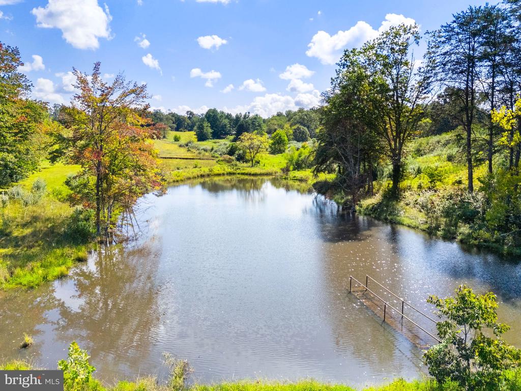395 SEVEN PONDS ROAD
