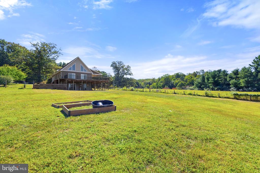 395 SEVEN PONDS ROAD
