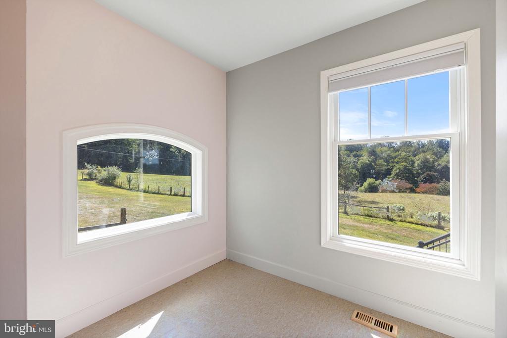 395 SEVEN PONDS ROAD