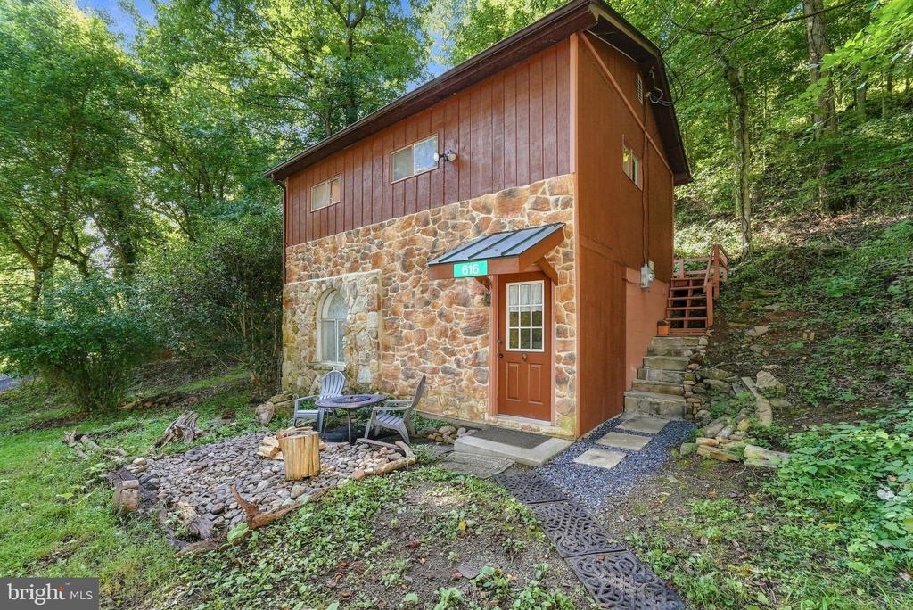 616 HARRIS DRIVE