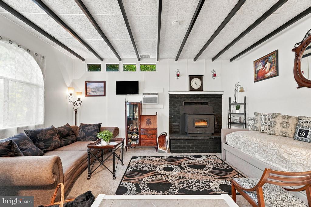 616 HARRIS DRIVE