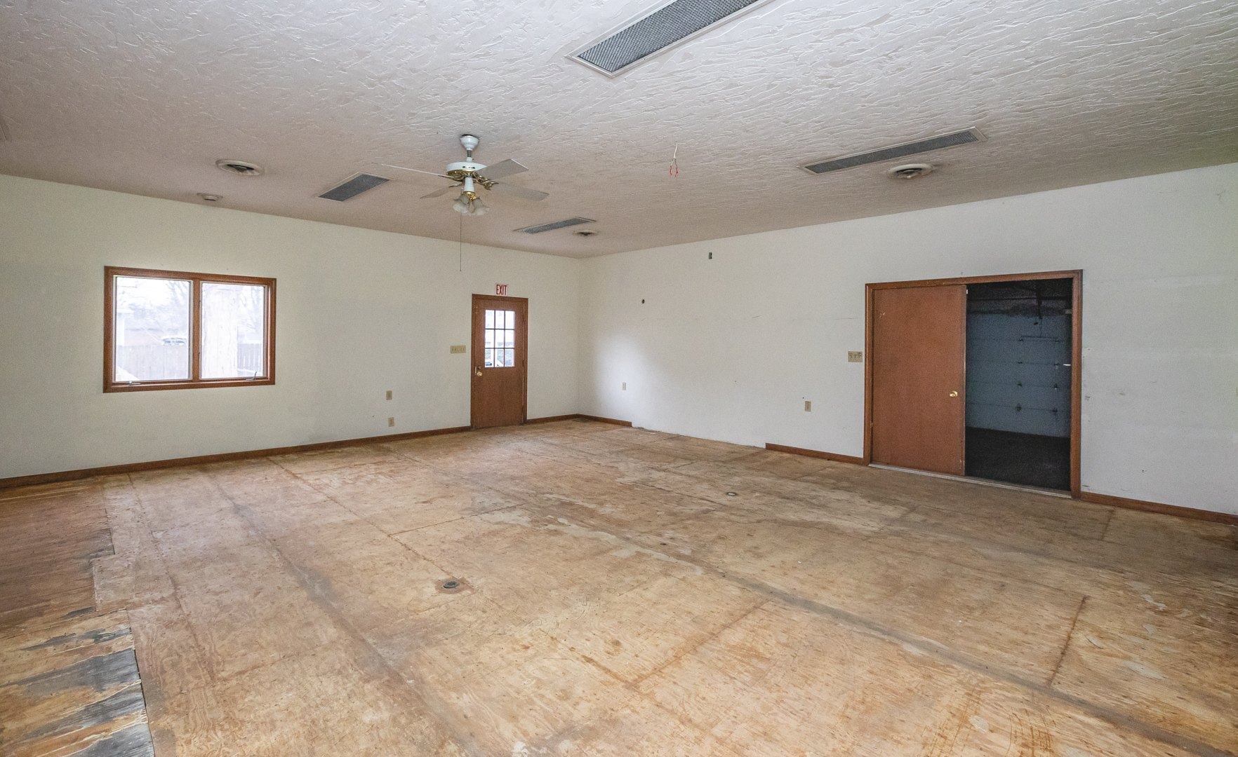 11817 E Washington Street