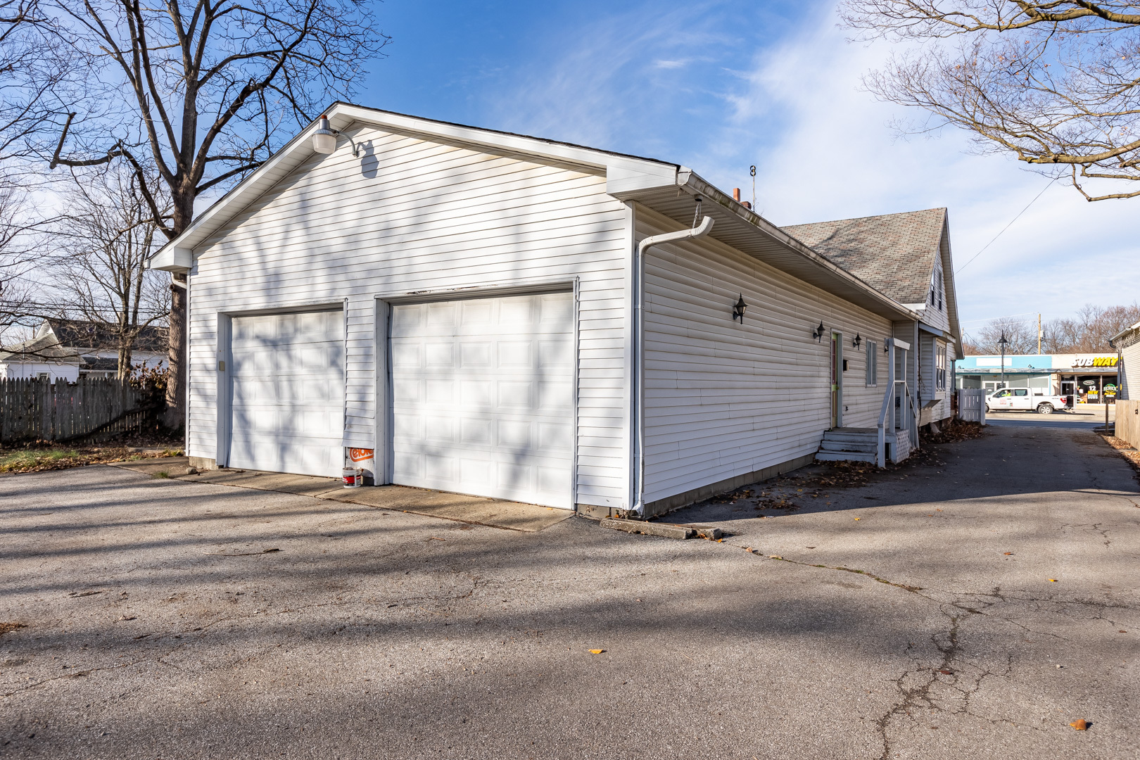 11817 E Washington Street