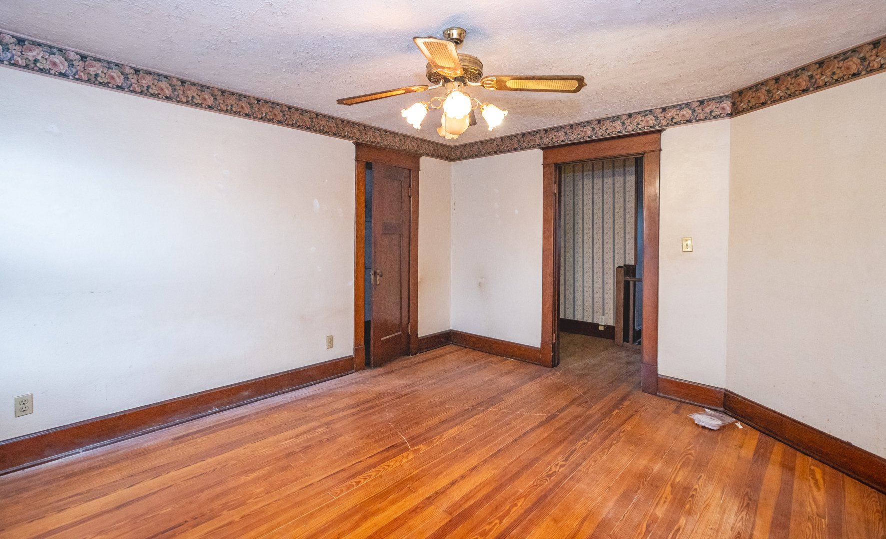 11817 E Washington Street