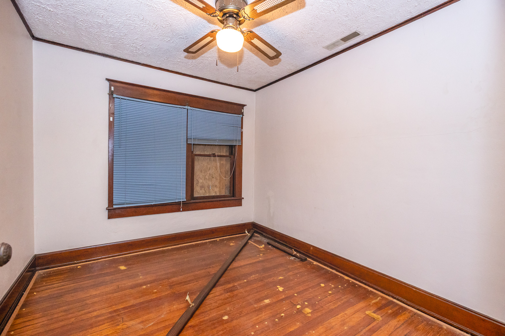 11817 E Washington Street