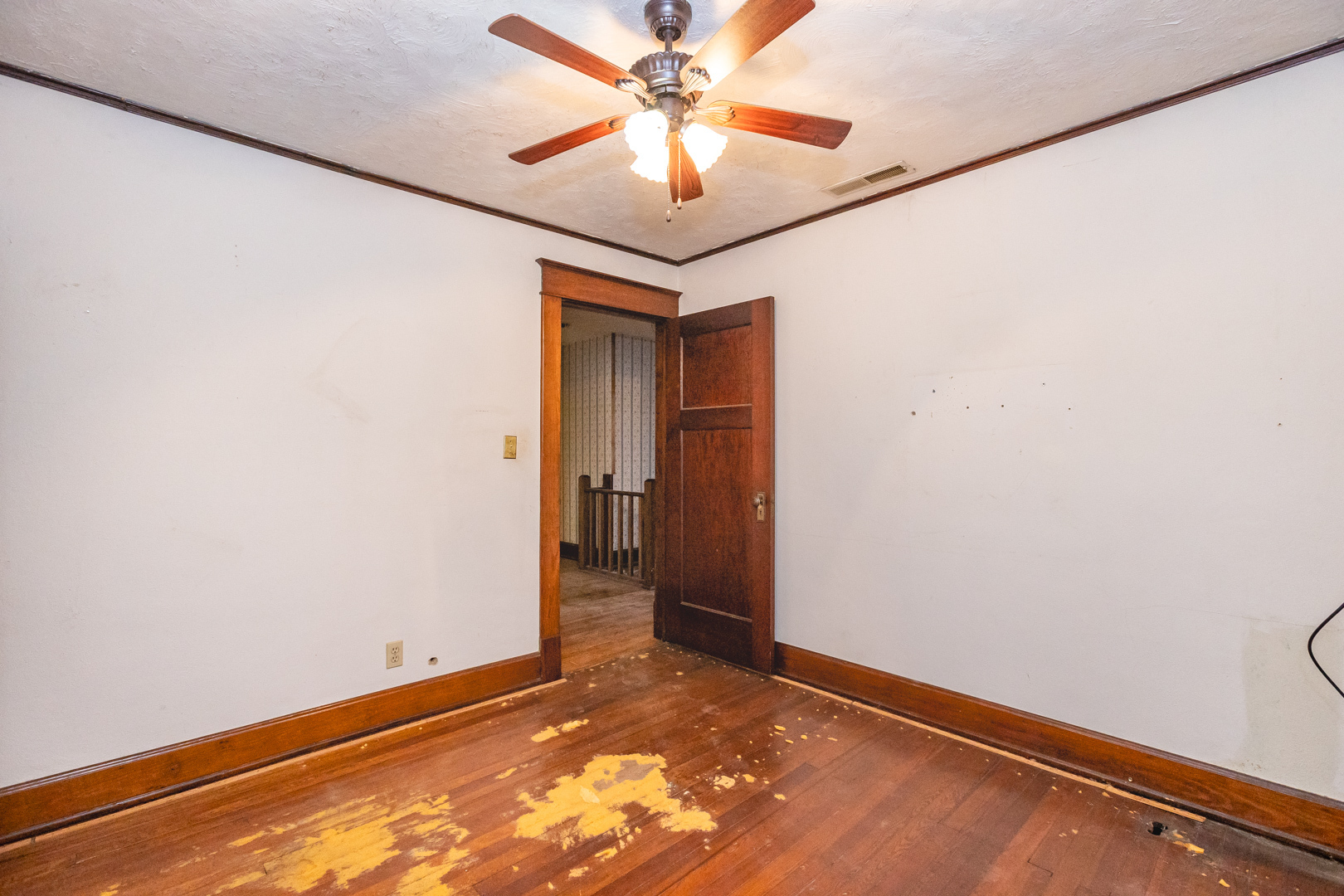 11817 E Washington Street