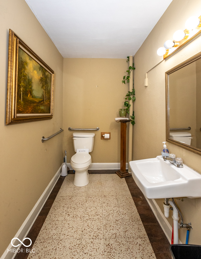 102 S 9th Avenue