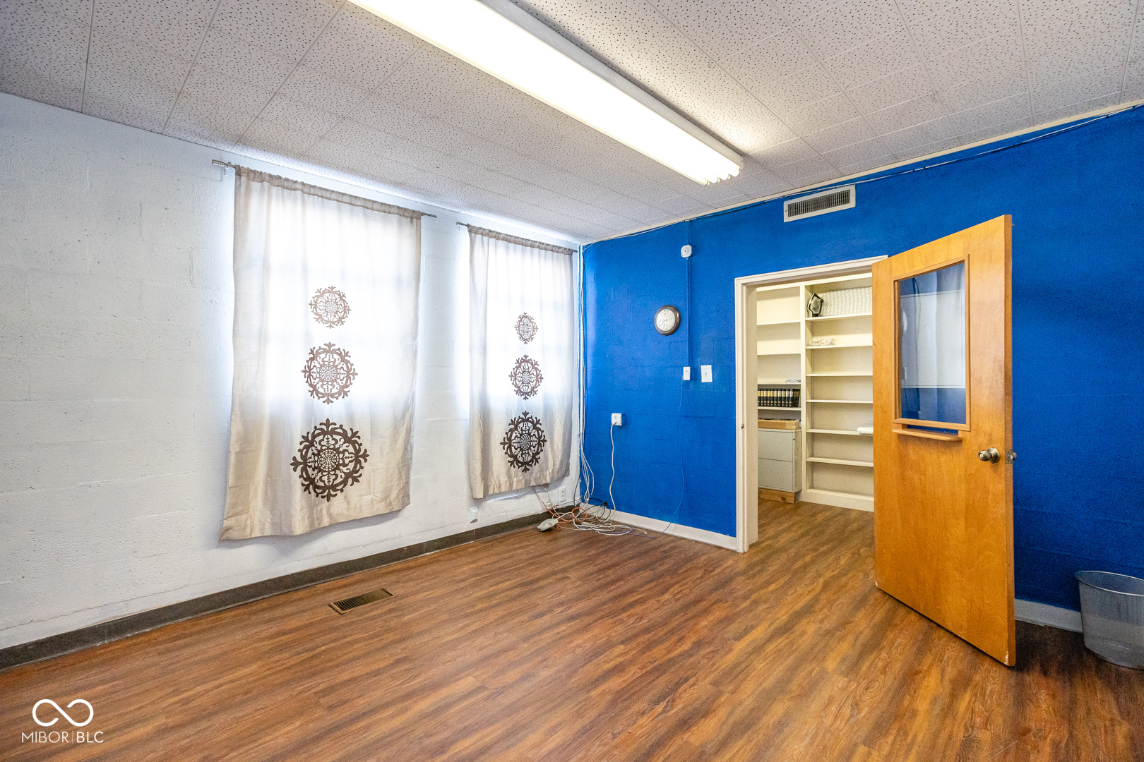 102 S 9th Avenue