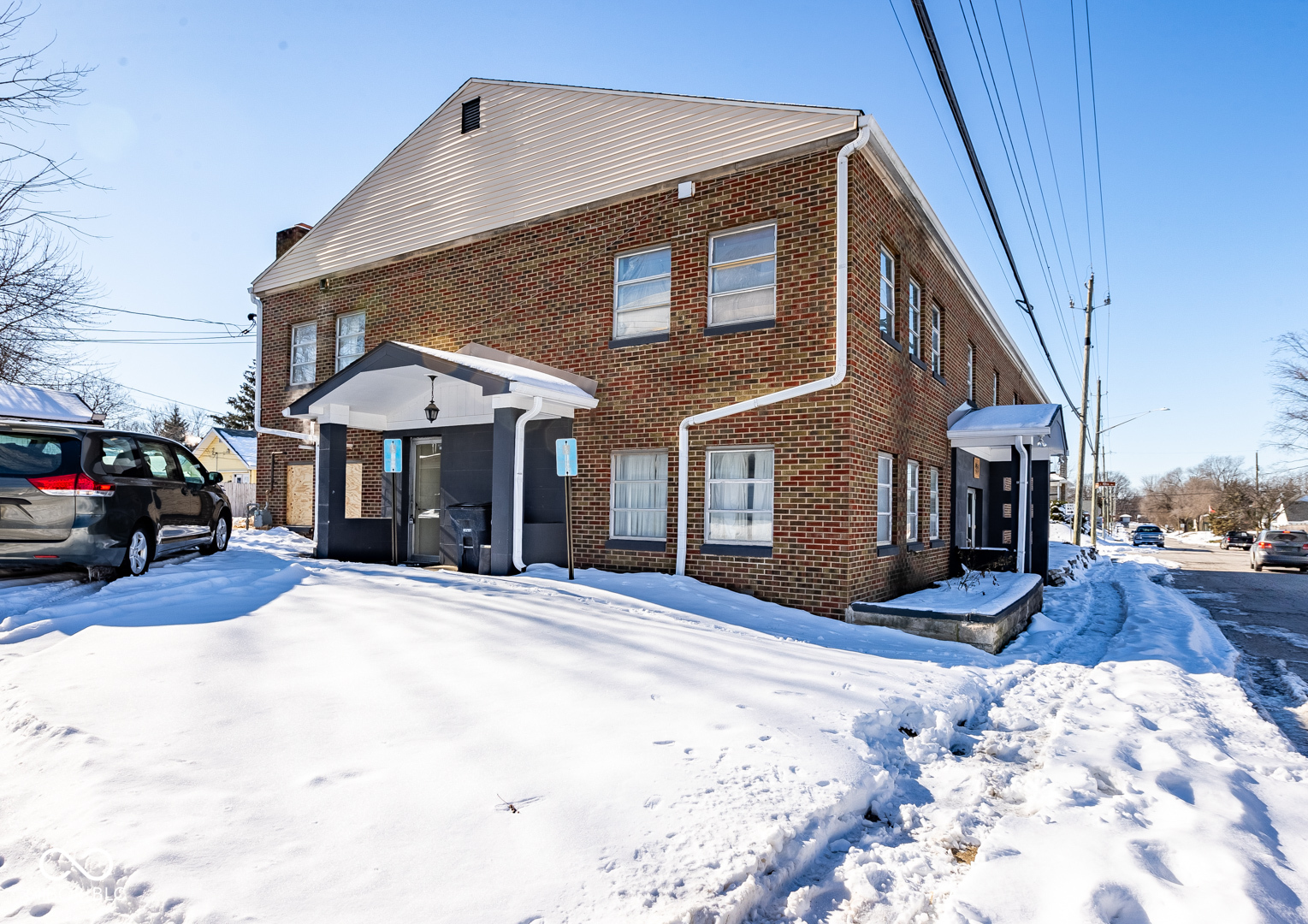 102 S 9th Avenue