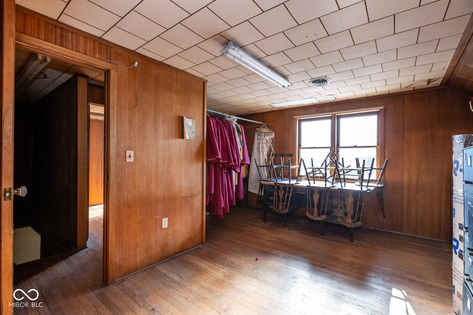 102 S 9th Avenue
