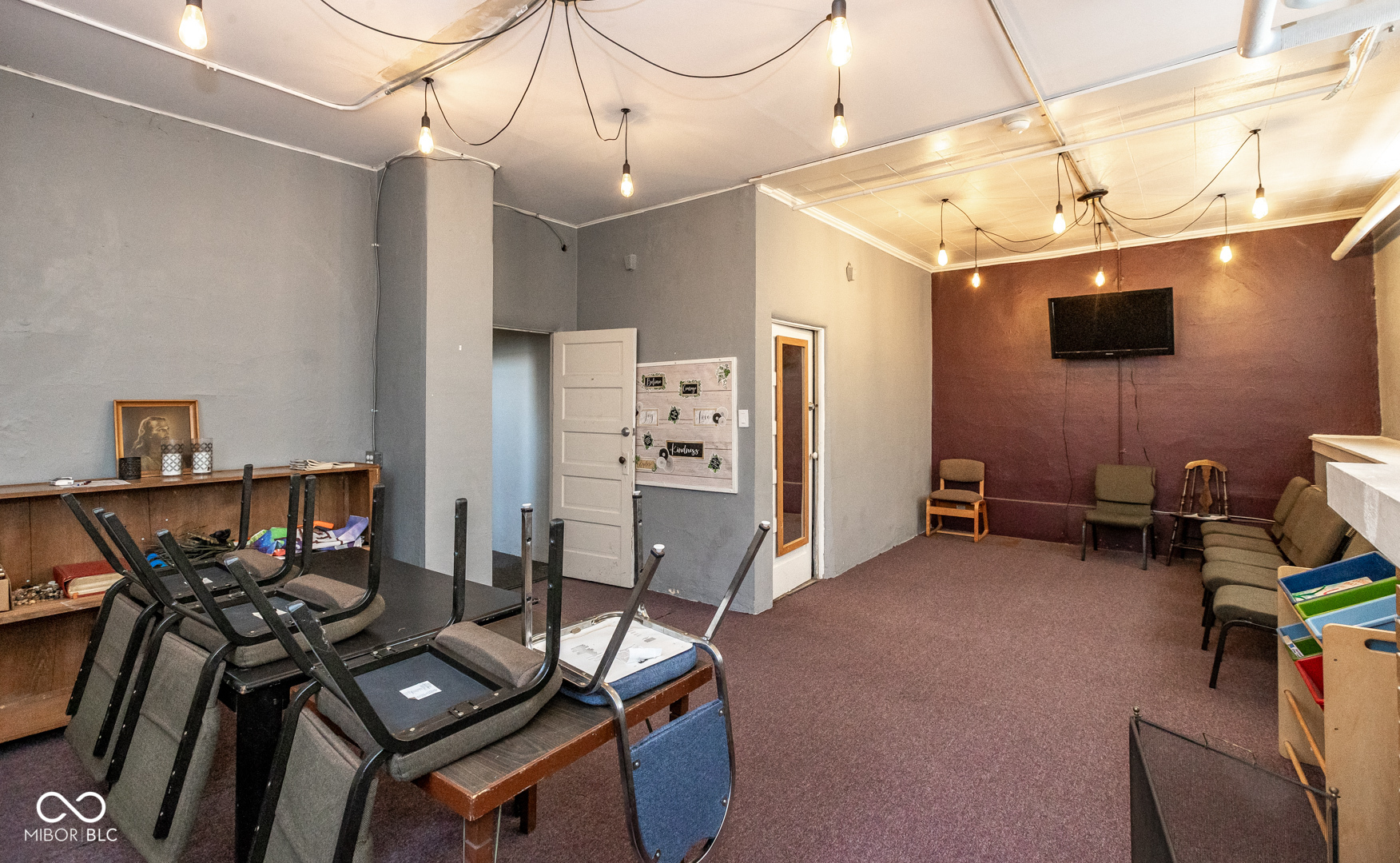 102 S 9th Avenue